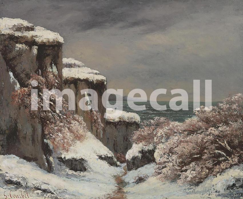 Falaises Au Bord De La Mer Sous La Neige