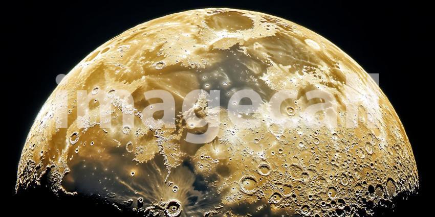 Stunning CloseUp of the Moons Surface