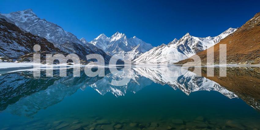 Stunning Mountain Lake Reflection A Breathtaking Landscape
