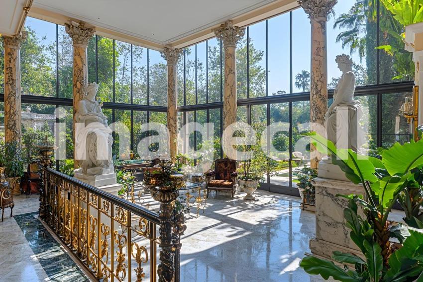 U3644368625 Regal Conservatory A luxurious glass conservatory 5aa2e014 00e1 403e be34 aea8b5aeb9c6 2