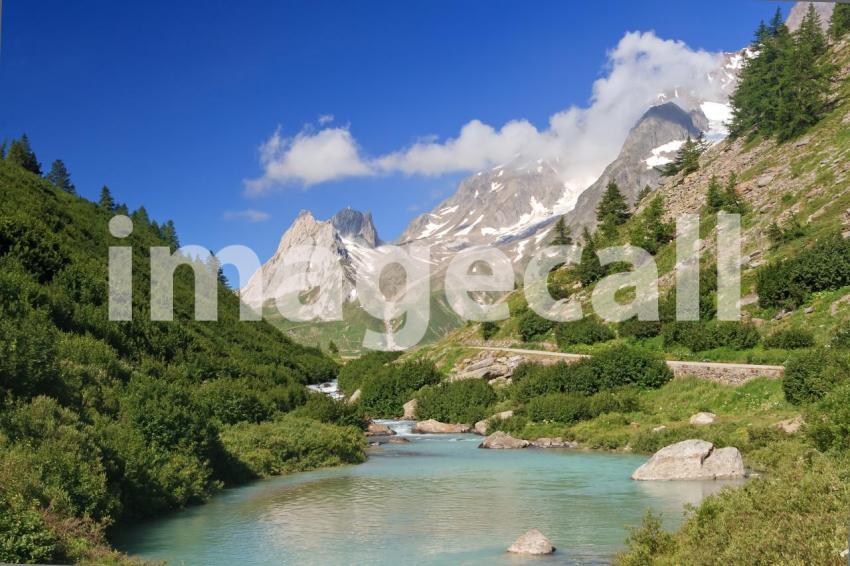 Dora stream. Veny Valley