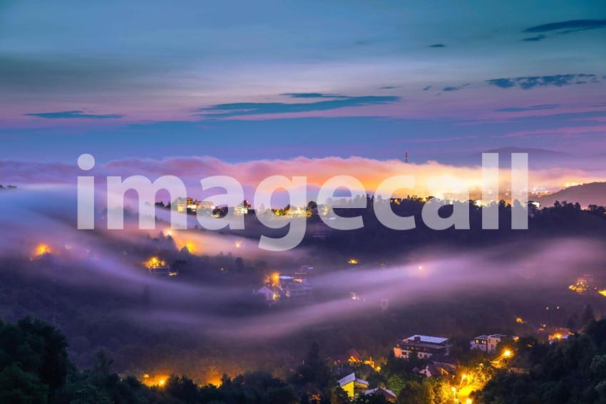 Forest night fog hills houses foggy early morning romania brasov brasov tampa romania t20 V70p48