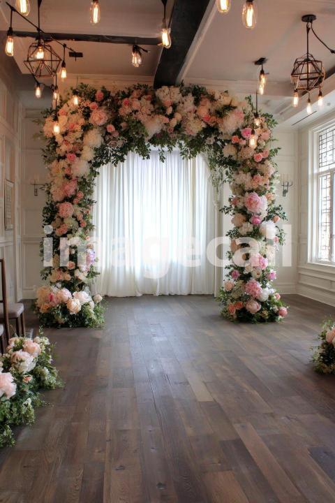 5200 Floral Arch